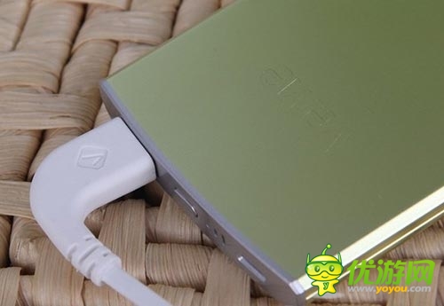 玩手游不用電？ 《勇者前線》讓你電力十足