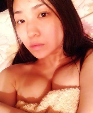 女友微信圈發(fā)圖無底線 男友對(duì)此不滿提分手