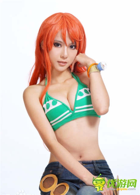 小佟麗婭化身《時空獵人》世界杯版足球寶貝