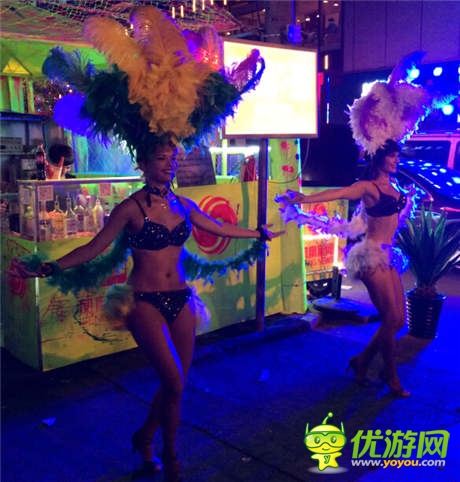 熱舞桑巴 巴西大妞三里屯邀你PK《一起闖三國(guó)》