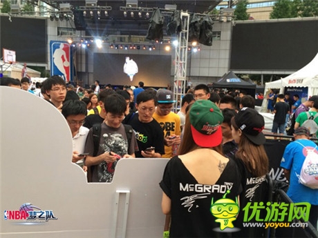 巨星助陣《NBA夢(mèng)之隊(duì)》展臺(tái) NBA籃球國(guó)度杭州站火辣開啟